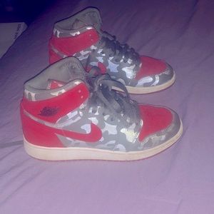 Jordan’s red and grey. Rarely used . Make a offer